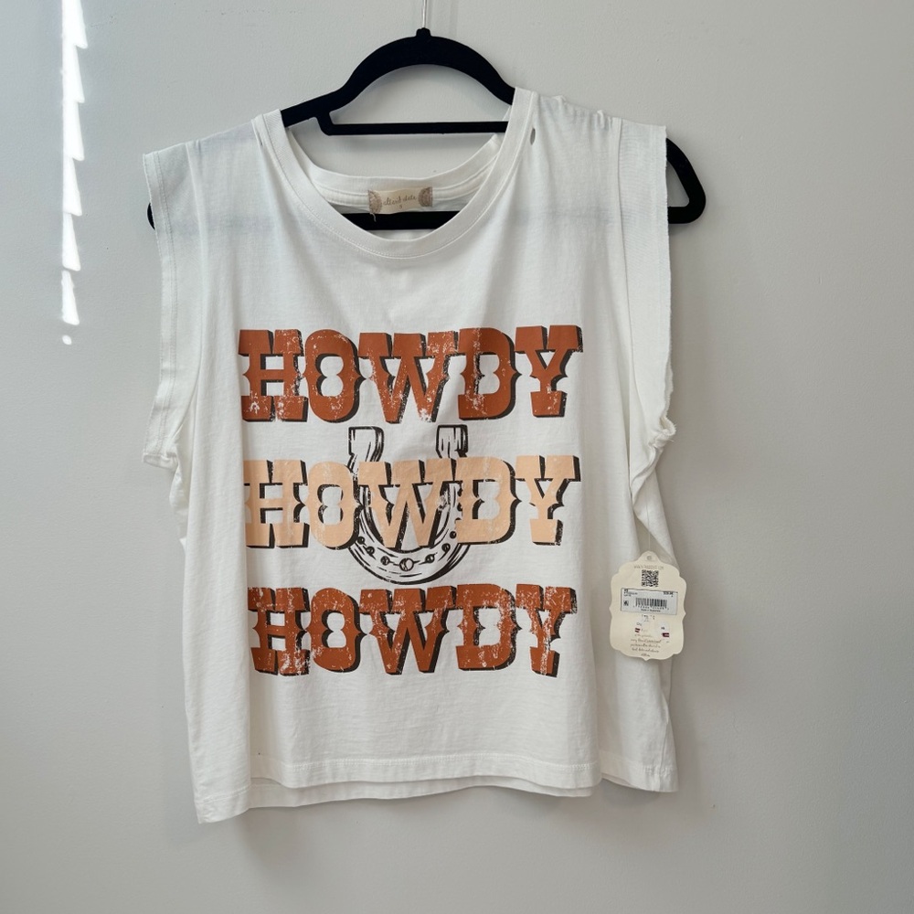 NWT ‘Howdy’ tee